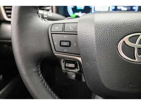 Used 2026 Toyota Camry XSE FWD image 35