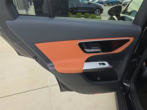 Used 2026 Mercedes-Benz GLC 300 4MATIC image 13