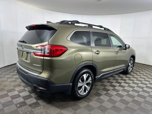 Used 2023 Subaru Ascent Premium w/ Convenience Package AWD/4WD image 3