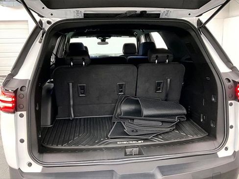 Used 2023 Chevrolet Traverse LT image 37