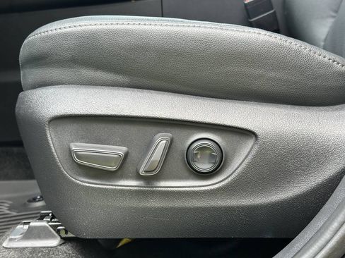 Used 2026 Toyota Grand Highlander AWD Hybrid image 17