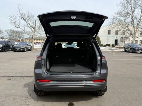 New 2026 Jeep Grand Cherokee Limited image 9