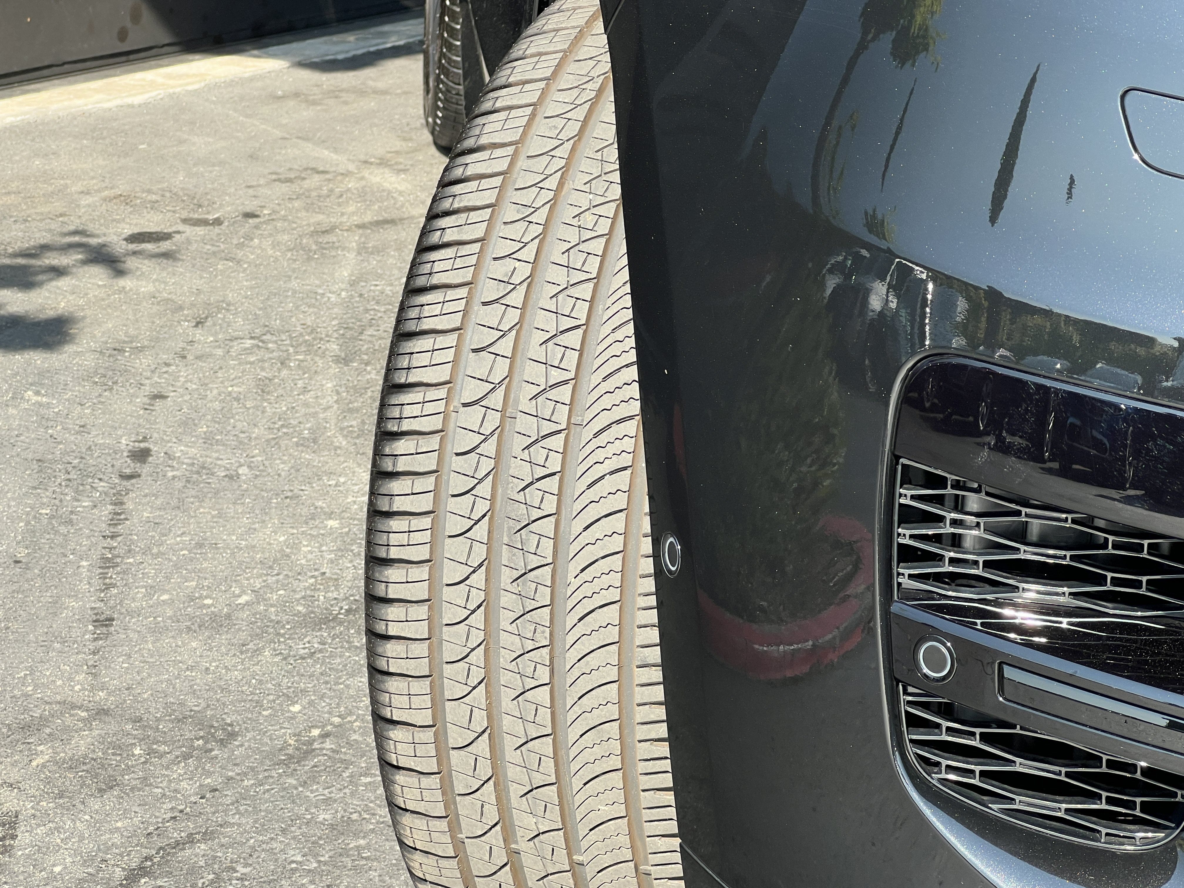 New 2025 Land Rover Range Rover Sport Dynamic SE AWD/4WD image 3