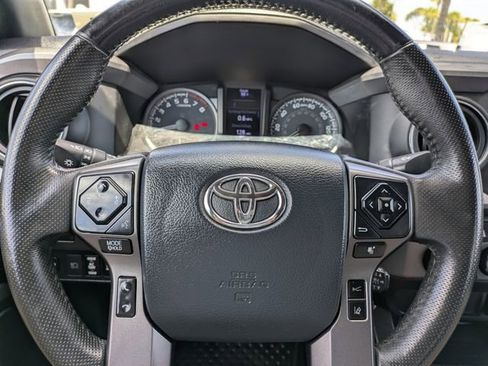 Used 2020 Toyota Tacoma TRD Off-Road AWD/4WD image 21