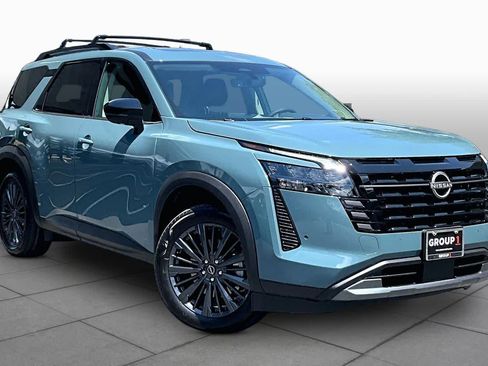 New 2026 Nissan Pathfinder SL w/ SL Premium Package FWD image 2