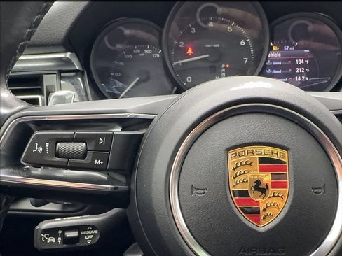 Used 2023 Porsche Macan AWD/4WD image 42