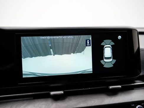 Used 2022 Kia Carnival EX FWD image 29