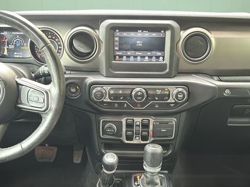 Used 2021 Jeep Wrangler Unlimited Sport AWD/4WD image 18