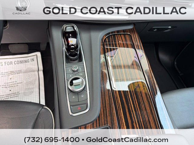 Used 2024 Cadillac Escalade Premium Luxury AWD/4WD image 34