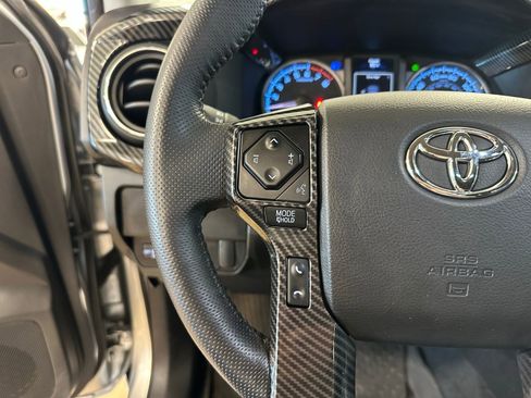 Used 2022 Toyota Tacoma SR5 image 18