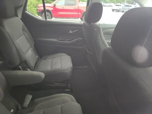 Used 2021 Chevrolet Traverse LT FWD image 9