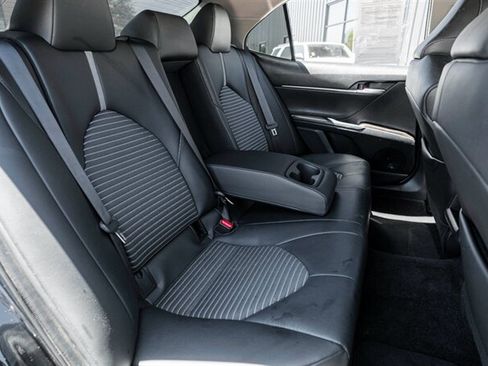 Used 2022 Toyota Camry SE w/ Convenience Package FWD image 33