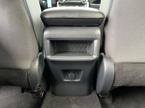 Used 2019 Toyota RAV4 LE w/ Carpet Mat Package AWD/4WD image 37