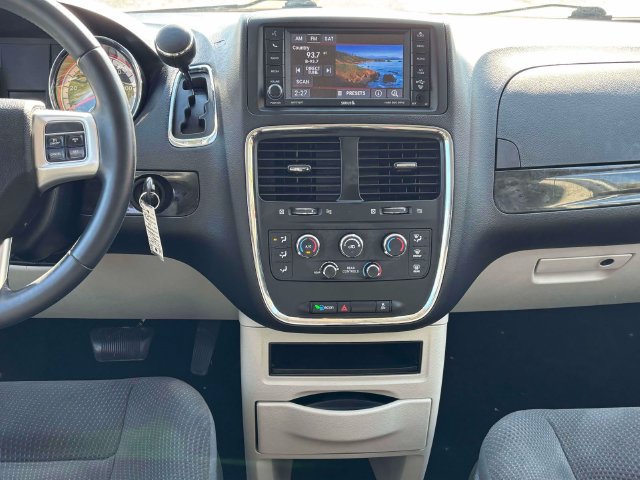 Used 2017 Dodge Grand Caravan SE w/ Power Window Group FWD image 28