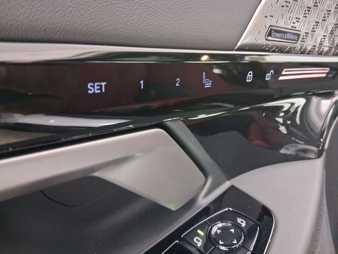 New 2026 BMW 530i xDrive w/ M Sport Package AWD/4WD image 15
