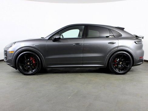 New 2026 Porsche Cayenne GTS image 2