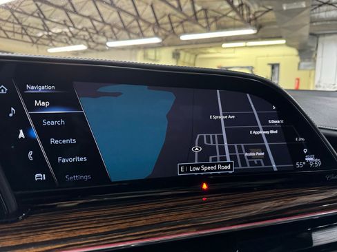 Used 2021 Cadillac Escalade Premium Luxury image 15