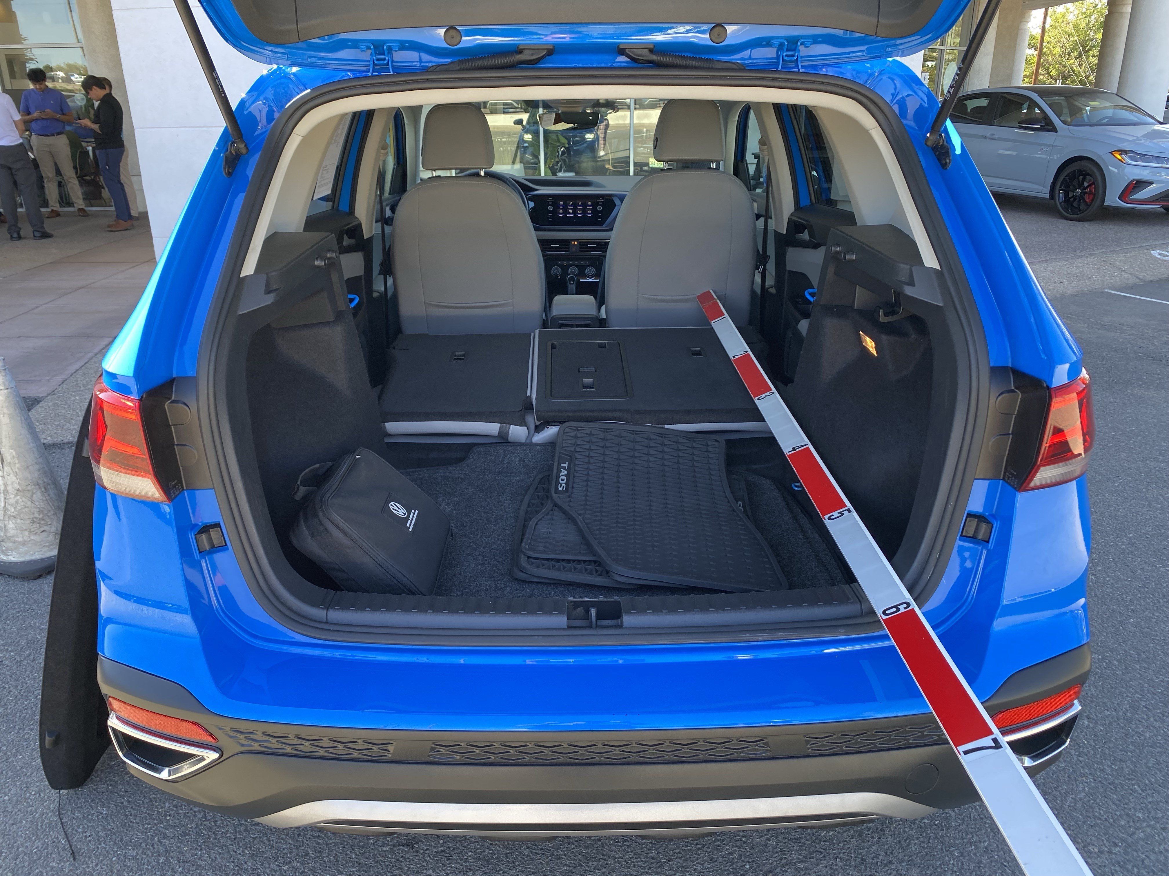 Certified 2023 Volkswagen Taos SE w/ Panoramic Sunroof Package FWD image 19