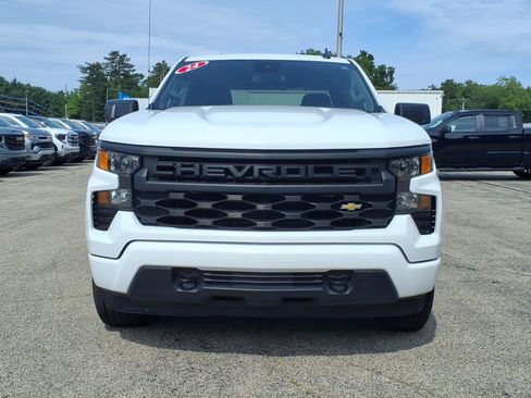 Used 2024 Chevrolet Silverado 1500 Custom AWD/4WD image 2