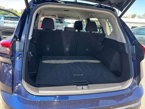 Used 2025 Nissan Rogue SV FWD image 33