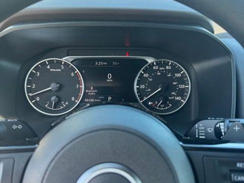 Used 2023 Nissan Rogue SV AWD/4WD image 13
