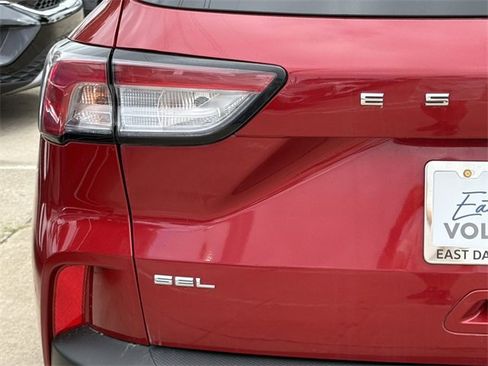 Used 2022 Ford Escape SEL image 6