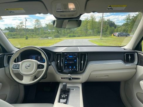 Used 2024 Volvo XC60 B5 Plus w/ Protection Package Premier AWD/4WD image 9