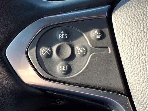 Used 2023 Chevrolet Traverse LT FWD image 26