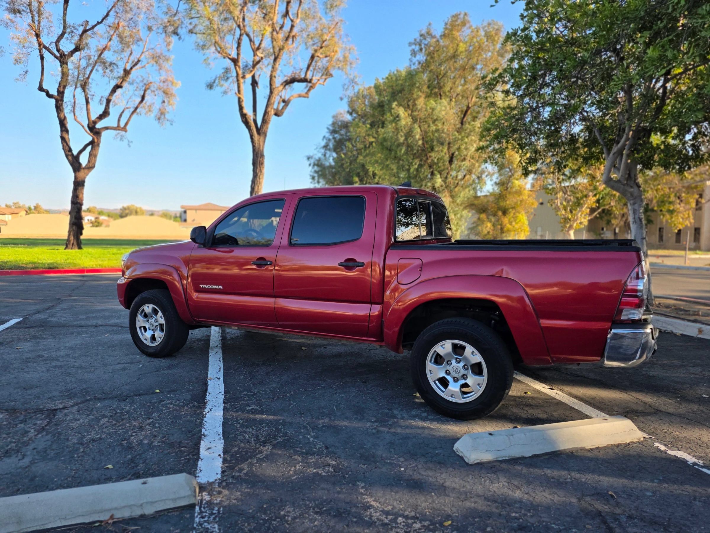 Used 2015 Toyota Tacoma PreRunner RWD image 40