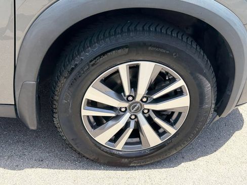 Certified 2022 Nissan Pathfinder SL w/ SL Black Package AWD/4WD image 19