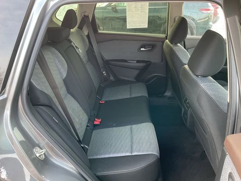 Used 2023 Nissan Rogue SV image 19