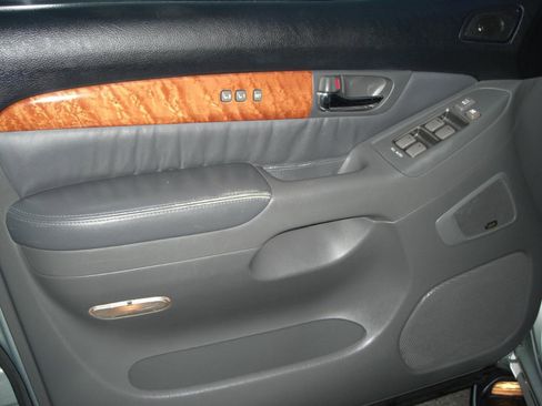 Used 2005 Lexus GX 470 image 23