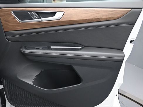 New 2026 Volkswagen Atlas SE image 29