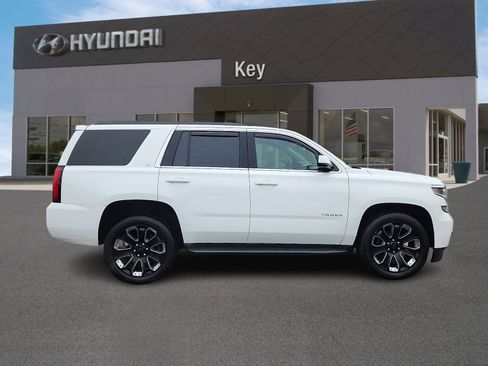 Used 2018 Chevrolet Tahoe LT image 3