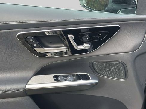 Used 2024 Mercedes-Benz GLC 300 4MATIC image 13