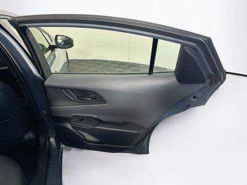 Used 2025 Toyota Prius LE FWD image 30