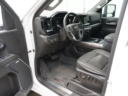 Used 2024 Chevrolet Silverado 3500 LTZ w/ LTZ Plus Package AWD/4WD image 13