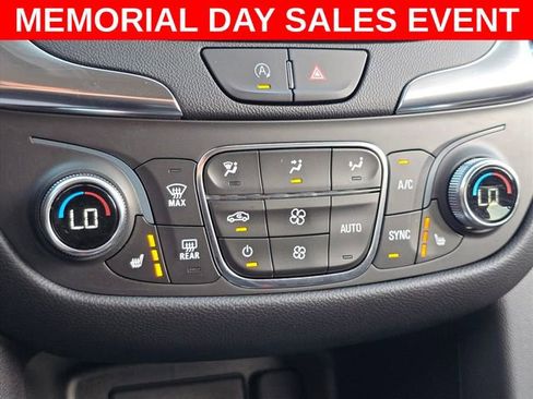 Used 2022 Chevrolet Equinox LT FWD image 22