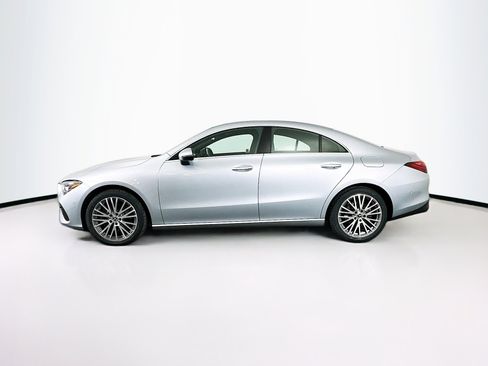 Used 2025 Mercedes-Benz CLA 250 image 4