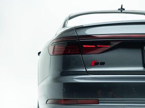 Used 2025 Audi S8 AWD/4WD image 17