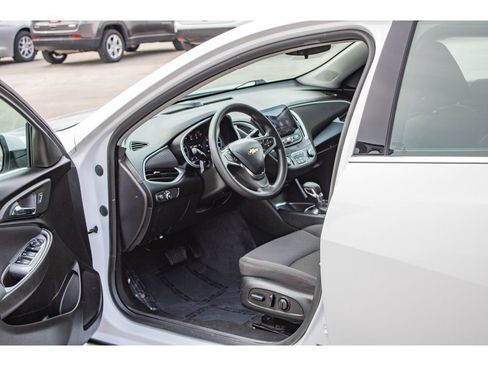 Used 2023 Chevrolet Malibu LT FWD image 26