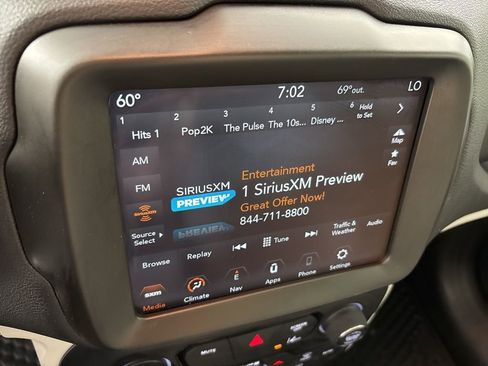 Used 2022 Jeep Renegade Latitude image 27