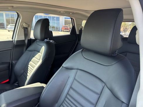 Used 2024 Kia Sportage SX image 11