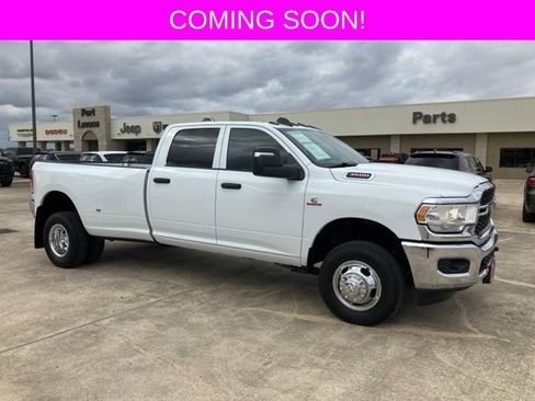 Used 2024 RAM 3500 Tradesman w/ Chrome Appearance Group image 10