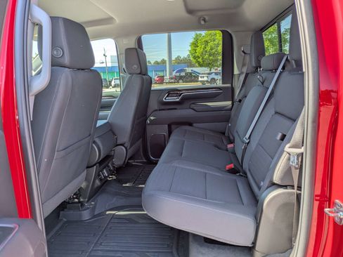 Used 2025 GMC Sierra 2500 SLE w/ SLE Value Package; image 14