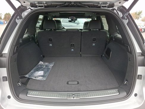 New 2026 Jeep Grand Cherokee Summit image 23