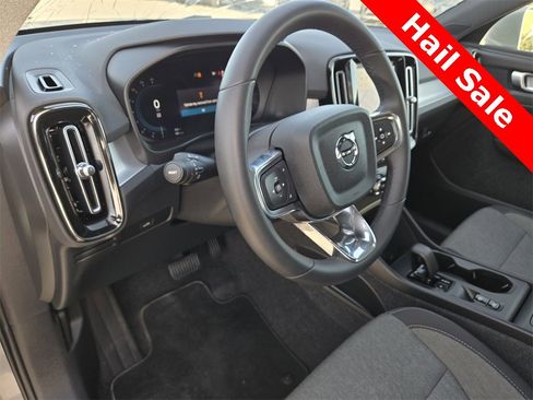 Used 2024 Volvo XC40 B5 Core image 23
