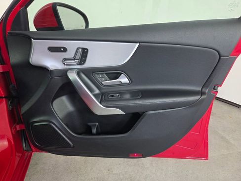 Used 2019 Mercedes-Benz A 220 4MATIC image 32