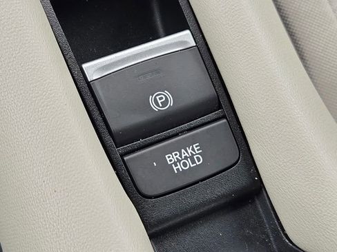 Used 2024 Honda HR-V LX image 24