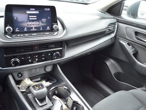 Used 2024 Nissan Rogue S image 24